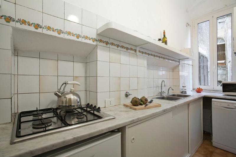 One-Bedroom Apartment - Via dei Serpenti 140 image 4