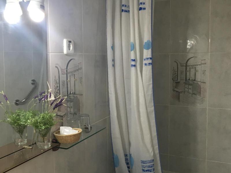 Double Room image 3