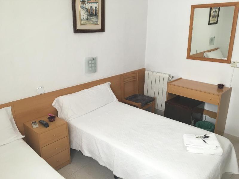 Double Room image 2