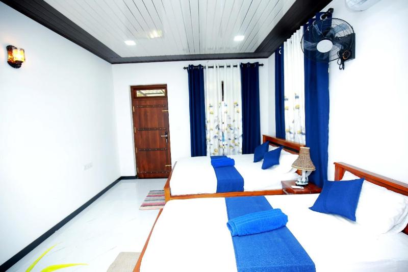 Lisky villa Blue Beach Hiriketiy - image 9