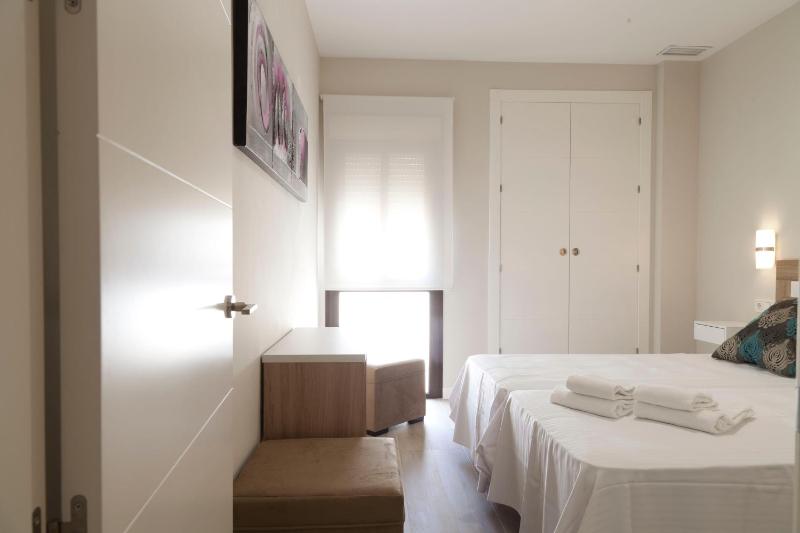 Apartamentos Pinar Málaga Centro - Carretería - image 11