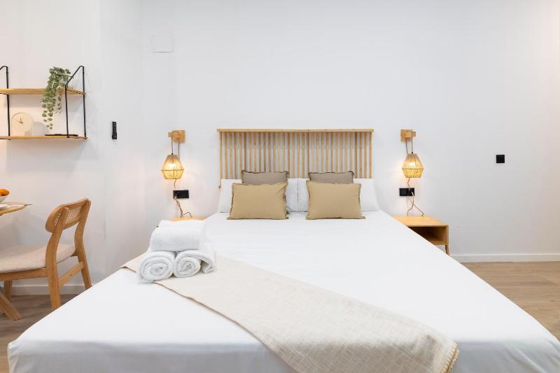 Travel Habitat Nou Mestalla Suites - image 4