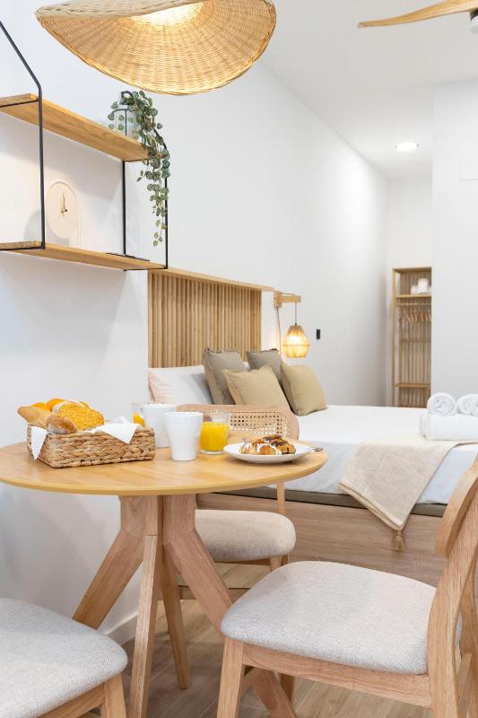 Travel Habitat Nou Mestalla Suites - image 8