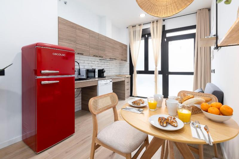 Travel Habitat Nou Mestalla Suites - image 13