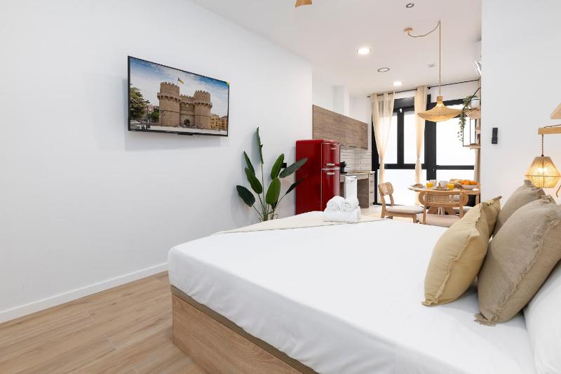Travel Habitat Nou Mestalla Suites - image 11