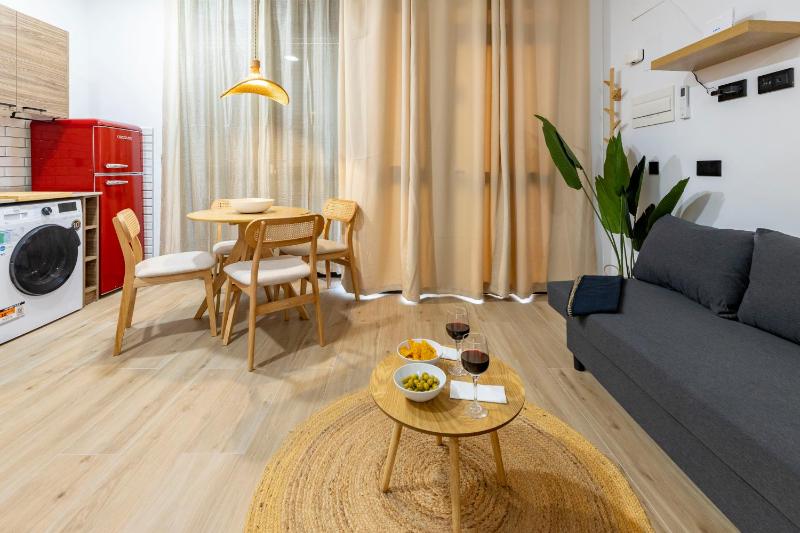 Travel Habitat Nou Mestalla Suites - image 5