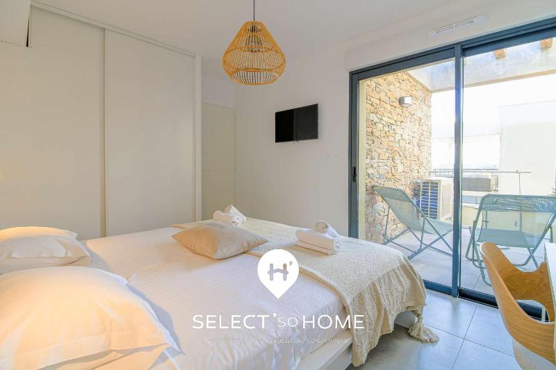 SELECT' - Superbe appartement avec piscine parking et vue - CAPNAT-B06 - image 3