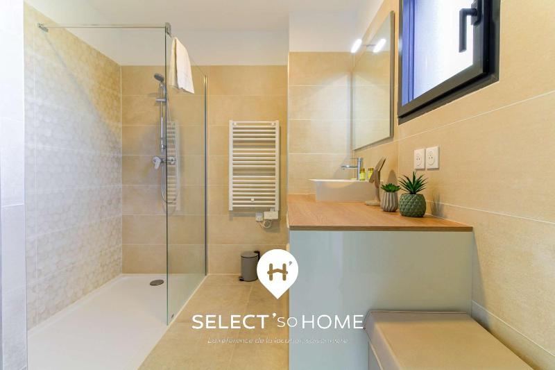 SELECT' - Superbe appartement avec piscine parking et vue - CAPNAT-B06 - image 4