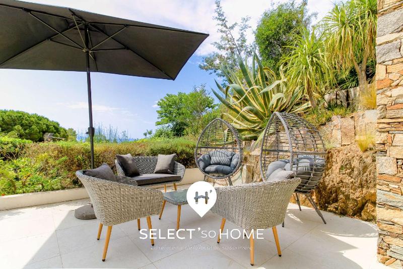 SELECT'soHOME - Villa avec piscine spa et babyfoot pour 10 à proximité de la plage d'Aiguebelle ! - 5 ETOILES - VILLA MANDARINIERS - image 12