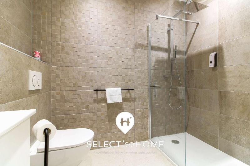 SELECT'soHOME - Villa avec piscine spa et babyfoot pour 10 à proximité de la plage d'Aiguebelle ! - 5 ETOILES - VILLA MANDARINIERS - image 14