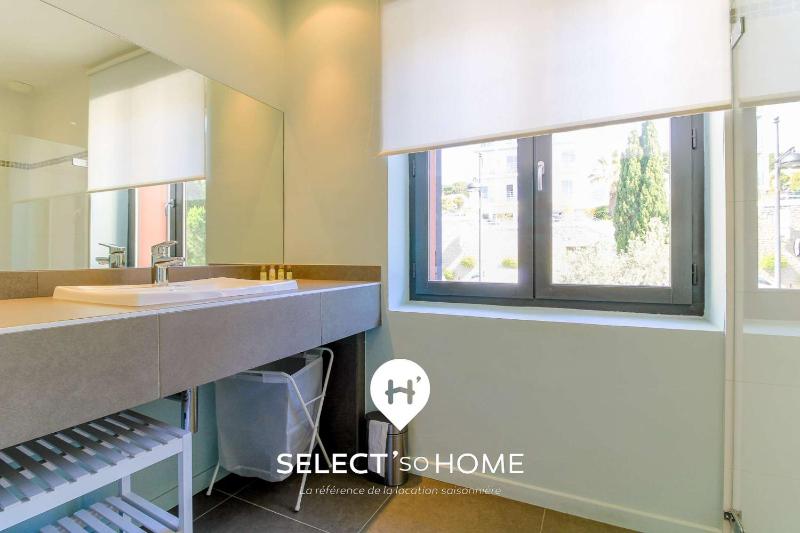 SELECT'soHOME - Villa pour 8 avec jacuzzi vue mer et parking à quelques pas du port du Lavandou ! - VILLA MOUN PANTAI - image 13