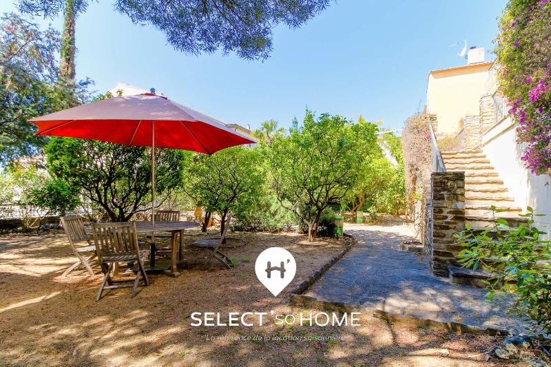 SELECT'soHOME - Villa pour 8 avec jacuzzi vue mer et parking à quelques pas du port du Lavandou ! - VILLA MOUN PANTAI - image 10