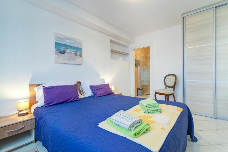 JELKA NV 2 - Apartment for 4 persons with terrace and private parking - image 3