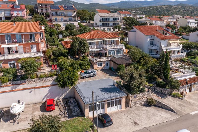 JELKA NV 2 - Apartment for 4 persons with terrace and private parking - image 14