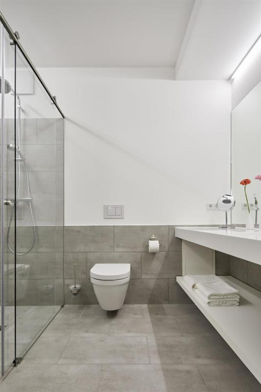 Flowers Hotel Essen - image 14