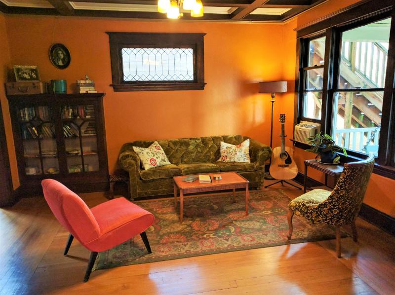 Bluebird Guesthouse - image 23