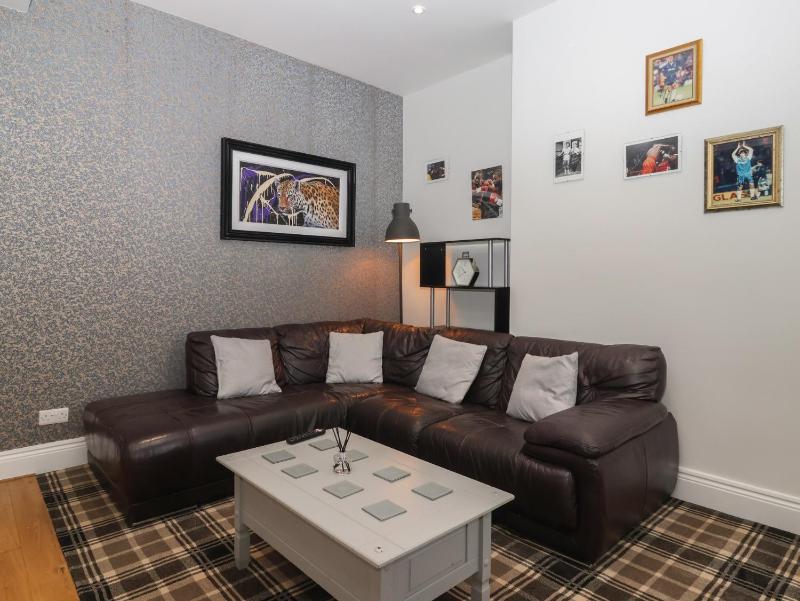 Flat 2 23 Hyde Park Road - image 3