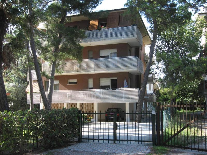 Grado Pineta flat with terrace - image 15