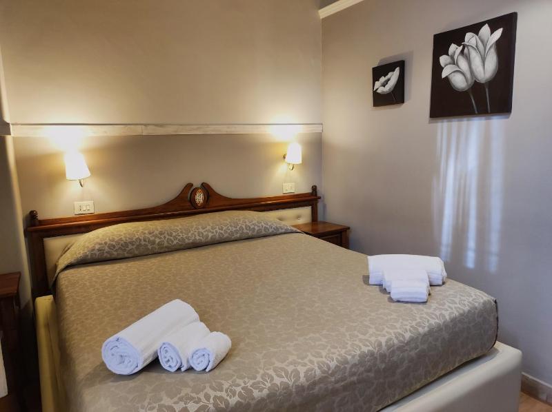 La Collegiata Guest House - image 23