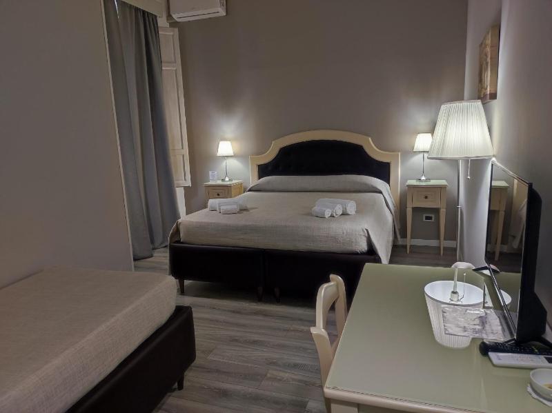 La Collegiata Guest House - image 8