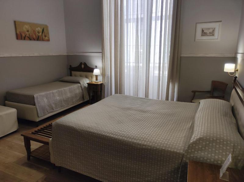 La Collegiata Guest House - image 9