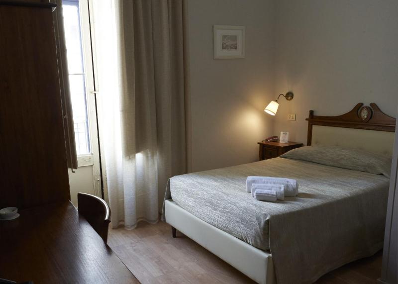 La Collegiata Guest House - image 2