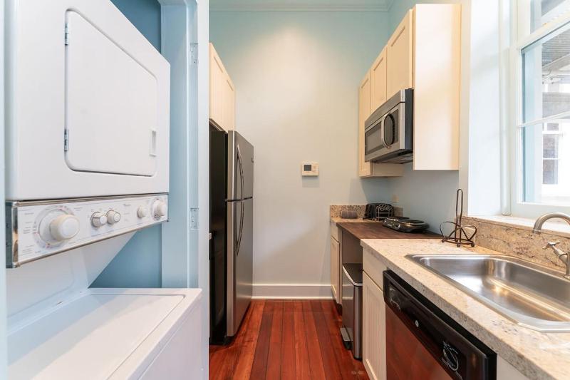 5 New Orleans Themed Units in FQ with Pool - image 11