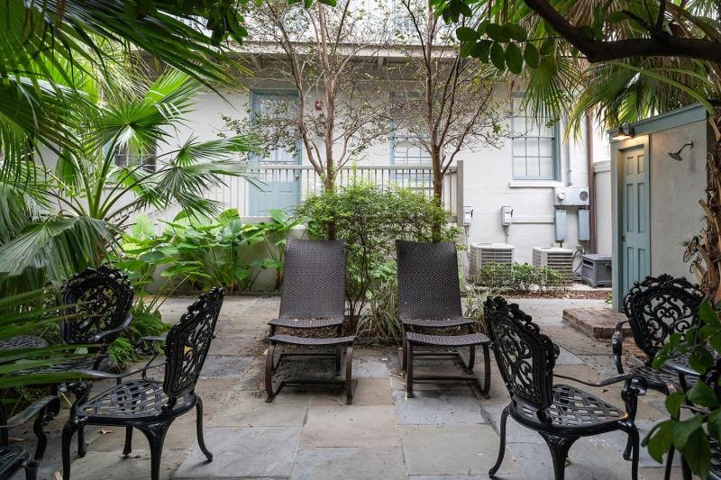 5 New Orleans Themed Units in FQ with Pool - image 5