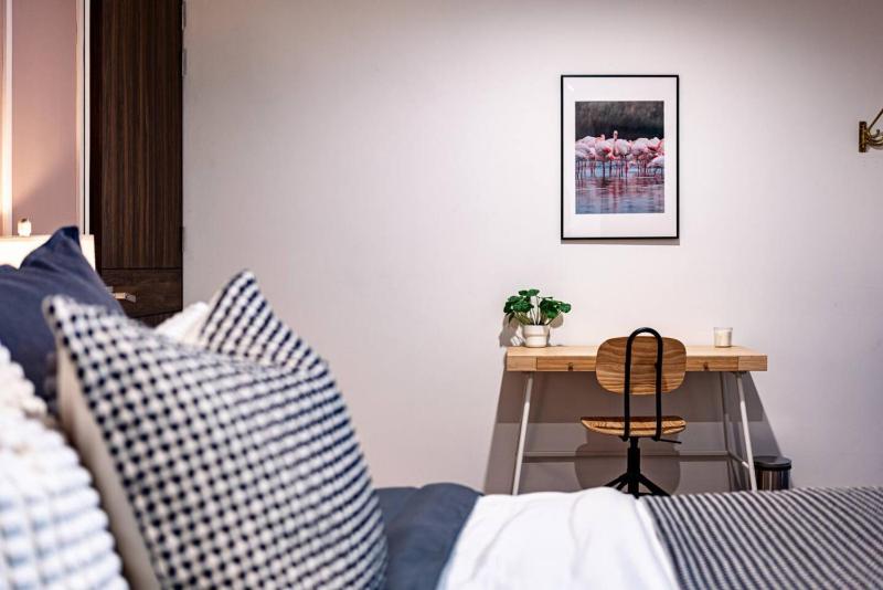 Two-in-One Group Haven with Terrace Wifi & Comfort - image 2