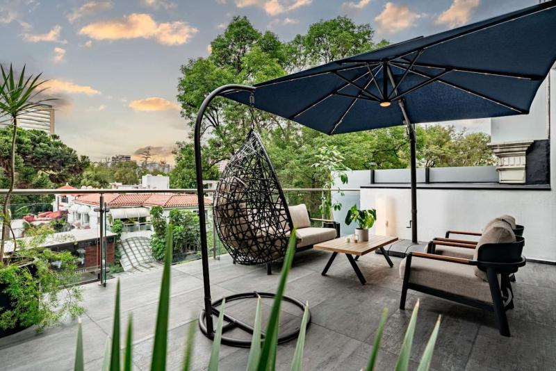 Two-in-One Group Haven with Terrace Wifi & Comfort - image 18