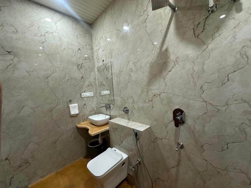 Hotel Golden Safari - image 6
