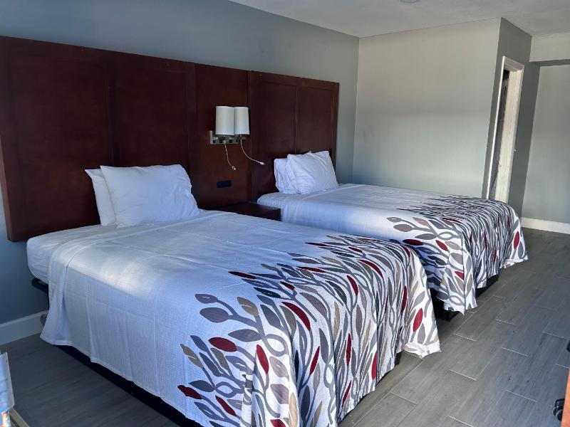 Airport Motor Inn - image 1
