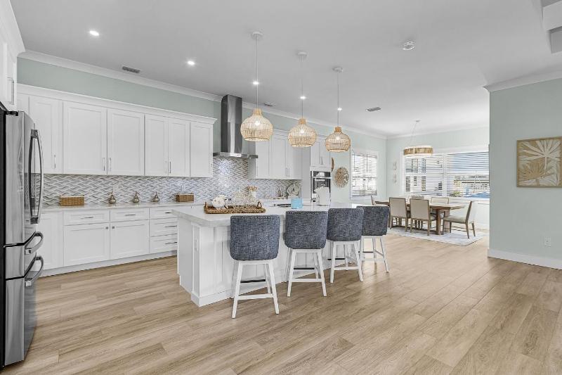 Brand New Luxury Build 265 Carolina Ave- Heated Pool Hot Tub home - image 12