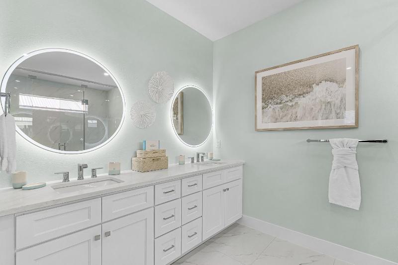Brand New Luxury Build 265 Carolina Ave- Heated Pool Hot Tub home - image 22