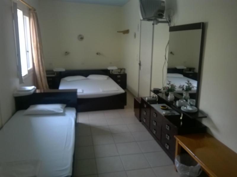 Standard Triple Room image 3