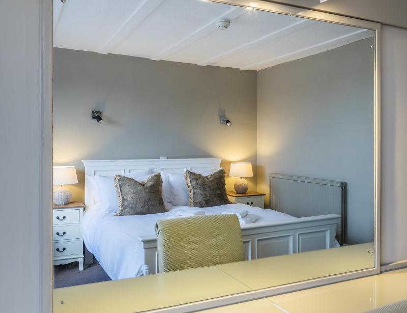 Deluxe Double Room image 1