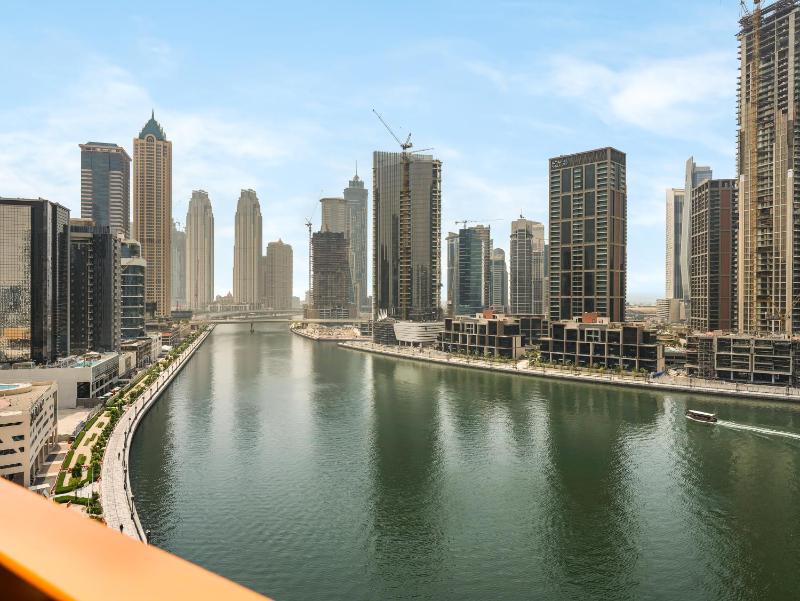 Stunning Burj Khalifa & Lake View 2BR with GYM and Pool - image 7