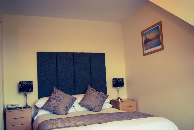 Classic Double Room with Sea View image 3