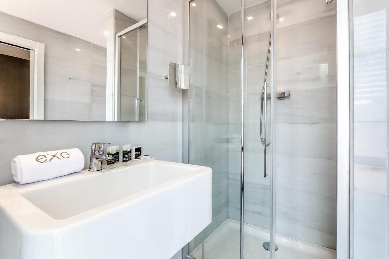 Double Room with Terrace image 3