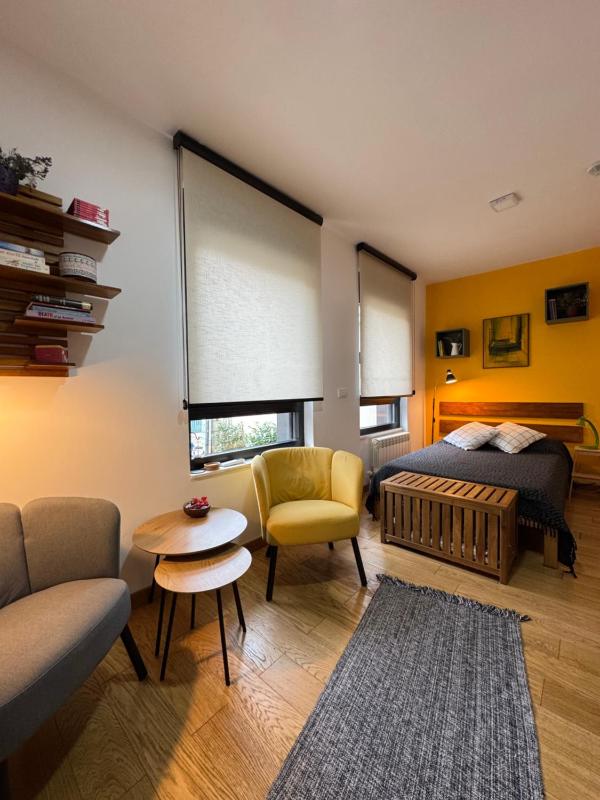 Cozy stay near the city center - image 1