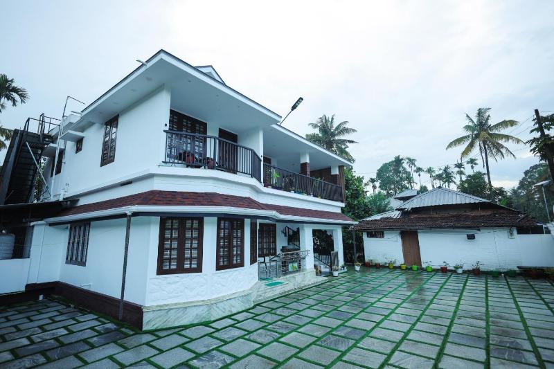 Wayanadan Huts Homestay - image 33