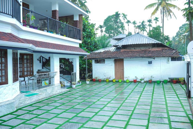 Wayanadan Huts Homestay - image 44
