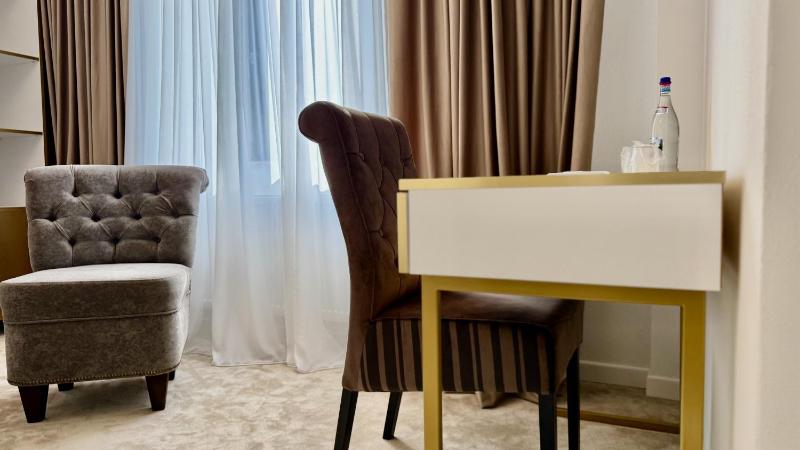 Jolie Boutique Hotel - image 11