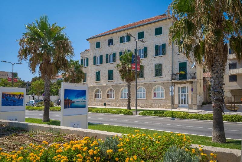 Riva Agava Split Waterfront - image 9