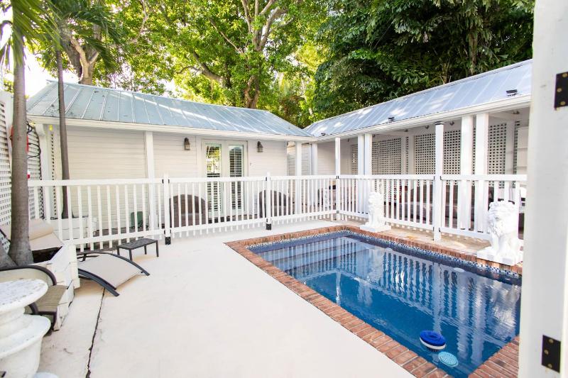 Sailfish Suite on Duval - image 20