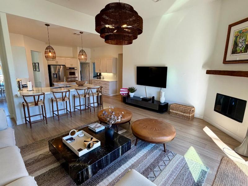 Casa Santa Fe Family Home With Large Pool - image 27