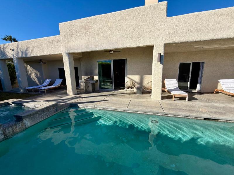 Casa Santa Fe Family Home With Large Pool - image 26