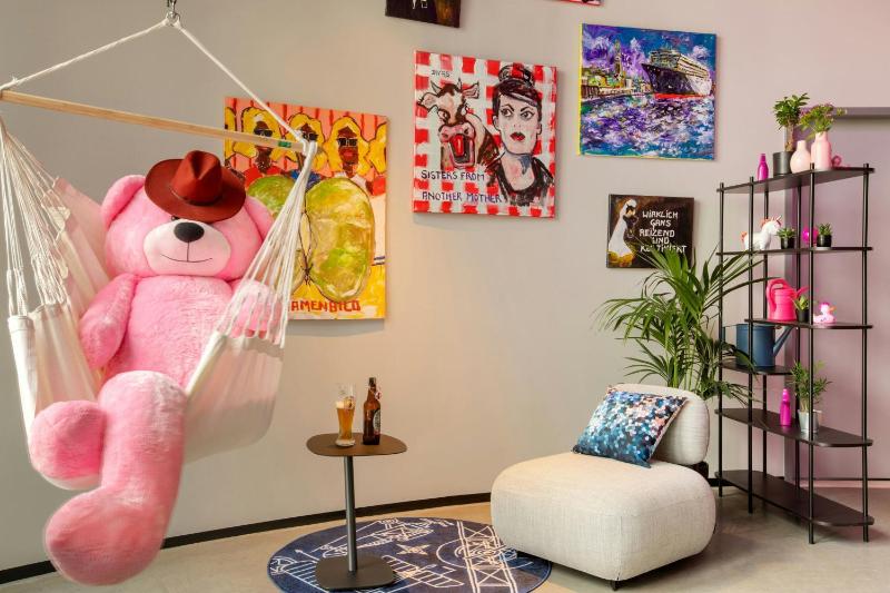 Moxy Hamburg - Finkenwerder - image 13