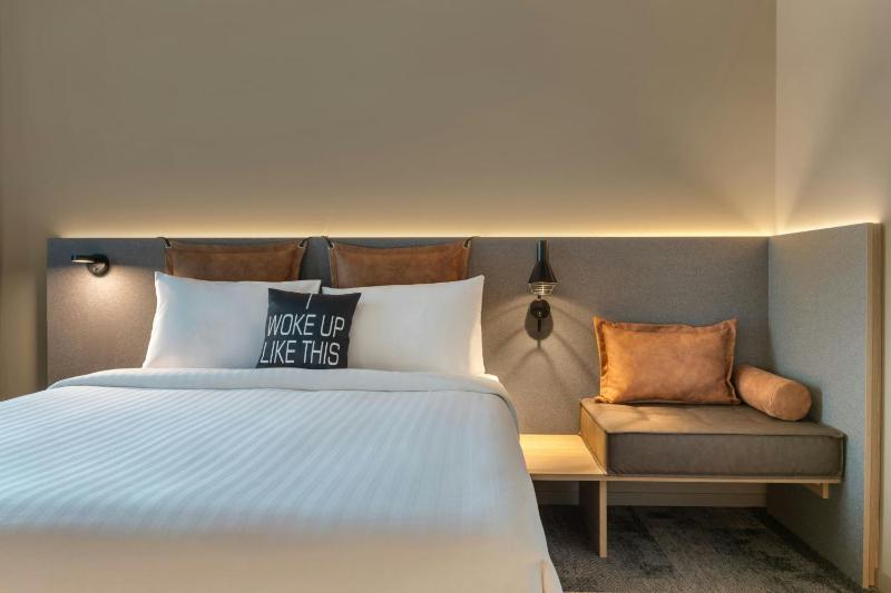 Moxy Hamburg - Finkenwerder - image 9