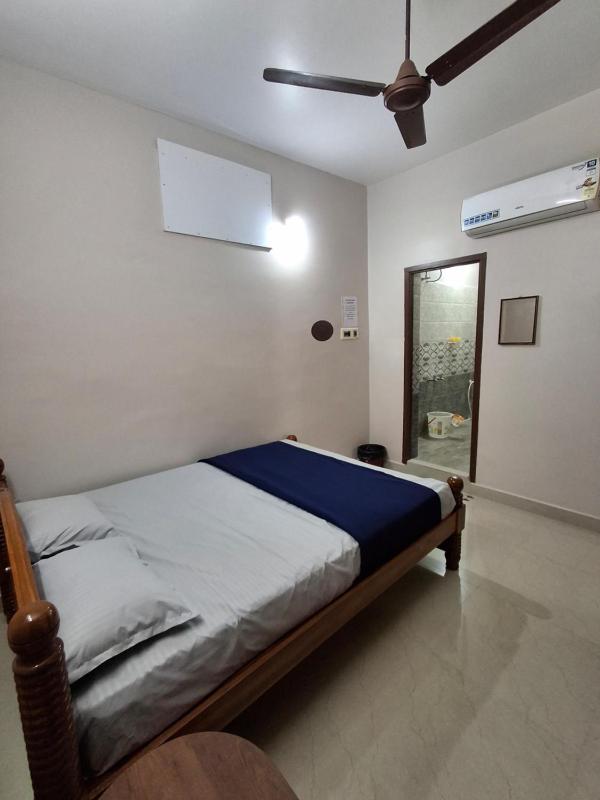 Saravana HomeStay - image 8